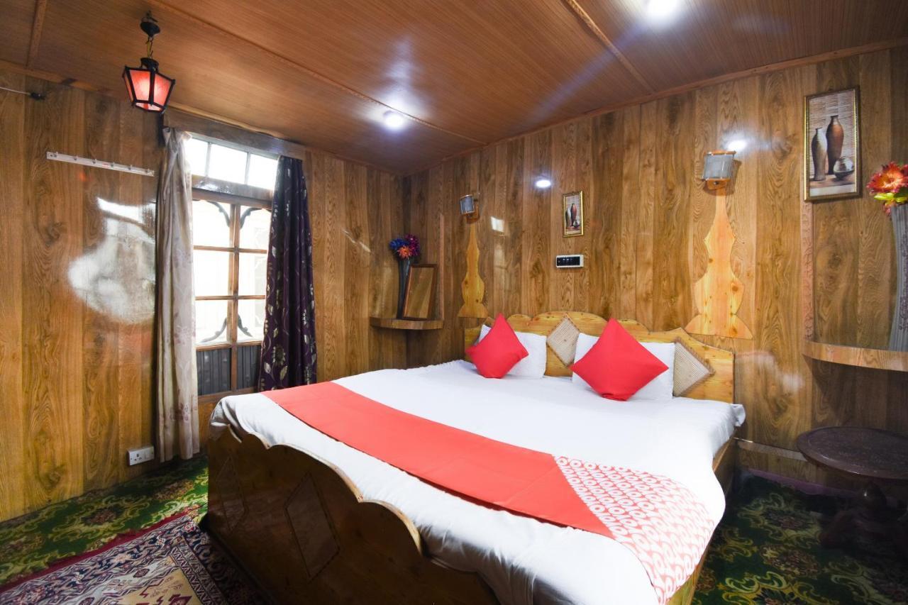 Oyo 66637 Merlin Group Of Houseboats Hotel Srīnagar Екстериор снимка