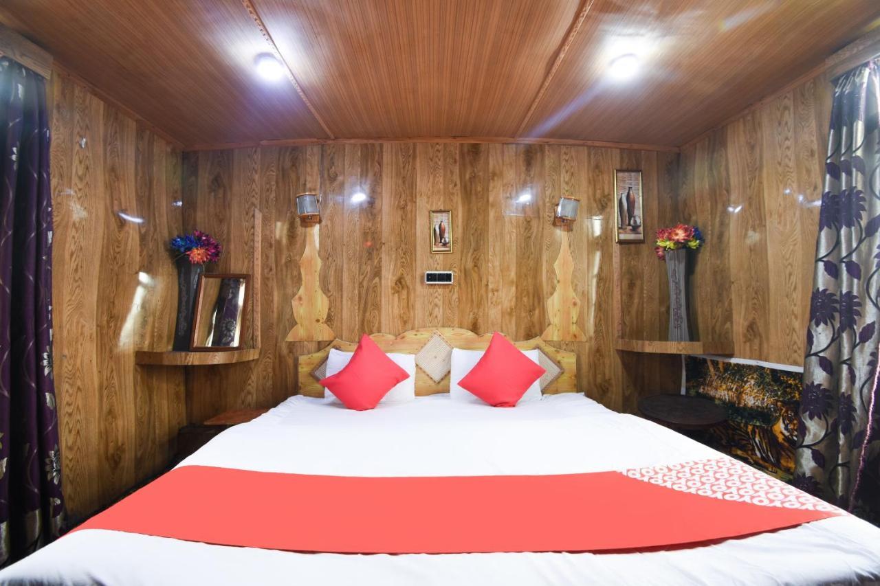 Oyo 66637 Merlin Group Of Houseboats Hotel Srīnagar Екстериор снимка